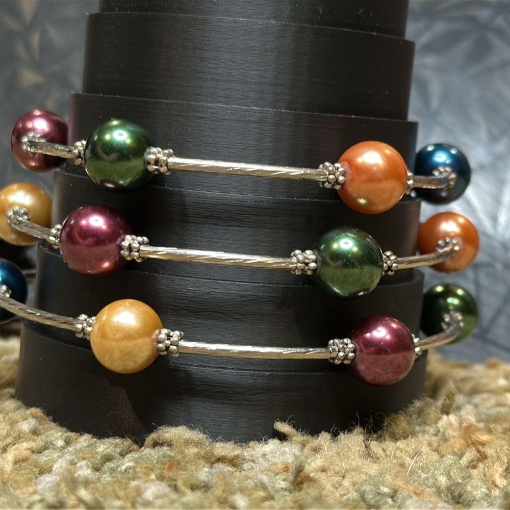Memory Wire Wrap Bracelet with Multiple Colors of Faux Pearls and Spacers NWOT